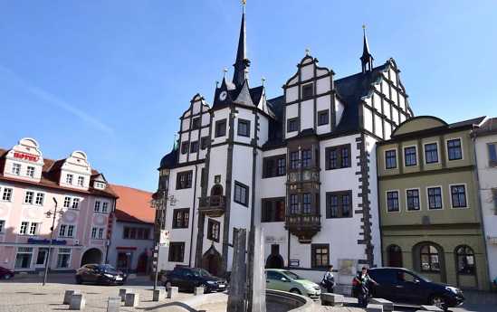 Link führt zur Homepage der Stadt Saalfeld